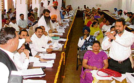 Senior deputy mayor Parveen Bansal makes a point in MC general house in Ludhiana on Monday.