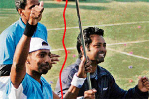 Prakash Amritraj (L) is among the Davis Cup tennis players who are up in arms against skipper Leander Paes