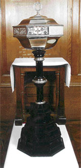 A trophy marking the role of Indian Divisions in WW II