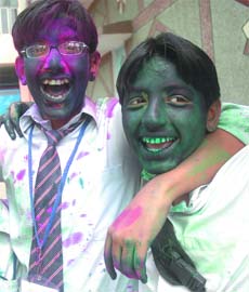 Schoolchildrenunaware of toxic effect of chemical colours celebrate Holi in the Capital