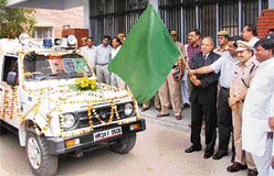District and Sessions Judge H.P. Singh and deputy commissioner V. Umashankar flag off the all-women mobile PCR at Sirsa on Wednesday. 