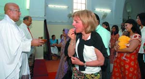 Christians inside a church at Easter in the Capital on Sunday. 
