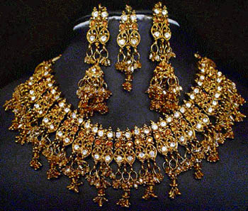 Bollywood serves as a perfect platform for India's ethnic jewellery
