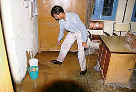 This is how the Hamirpur District election office looked after rain water entered there on Thursday. 