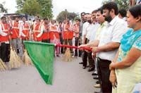 Two sides of the coin: UT mayor Pradeep Chhabra flags off the cleanliness drive in Sector 20, Chandigarh