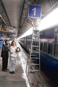 Ahead of union railway minister Lalu Prasad Yadavs visit, Jammu railway station being given a facelift.