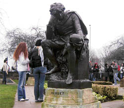 A sculpture of Hamlet in the town