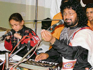 Sufi singer Dev Dildar regales audience on the occasion of the senior citizens conclave in Ludhiana on Saturday.