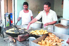 Narain Dass ke vade, pakore in the Central Town area is the perfect place for those who have the munchies.
