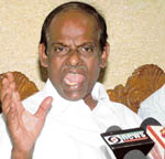 Union minister of state for railways R. Velu addresses reporters in Amritsar.