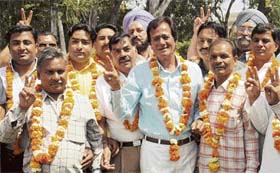 Harmohan Dhawan along with office-bearers of the local unit of the BSP in Chandigarh