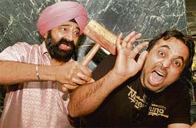 Jaspal Bhatti and Bhagwant Mann promote Comedy Ka King Kaun in Chandigarh