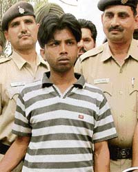 An accused arrested for mobile snatching in Chandigarh
