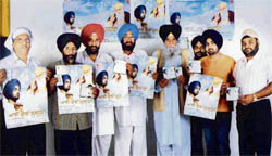 Jadgev Singh Jassowal, chairman of Professor Mohan Singh Memorial Foundation, releases Ravinder Grewals new cassettee Aanvi Baba Nanaka in Ludhiana