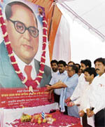 Activists of Bhartiya Valmiki Dharam Samaj pay floral tributes to Dr B.R. Ambedkar in Ludhiana 