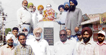 Leaders garland statue of Dr Bhim Rao Ambedkar at Jagera road in Ahmedgarh