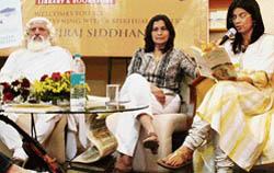 Meeta Vashisht (extreme right) during the release of book One Master One Disciple by Jyotii Subramanian at Browser in Chandigarh