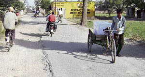 Pitiable condition of Jandali Road at Ahmedgarh. 