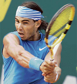 Rafael Nadal defeated Roger Federer to defend his title at the Monte Carlo Masters, thus reimposing his supremacy over other players on clay.
