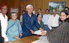 Congress candidate O.P. Rattan files his nomination papers for the Hamirpur byelection at Hamirpur