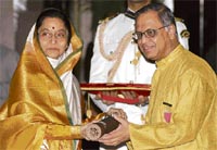 President Pratibha Patil presents Padma Vibhushan and Padma Bhushan to Infosys founder N.R. Narayanamurthy