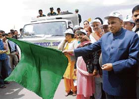Chief Minister Prem Kumar Dhumal launches a door-to-door garbage collection scheme in Shimla