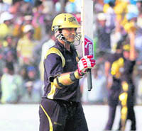 Kolkata Knight Riders skipper Sourav Ganguly acknowledges the crowd after his knock of 91 against Deccan Chargers at the IPL T20 match at Rajiv Gandhi International Cricket Stadium, Uppal, Hyderabad, on Sunday.