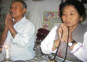 Tibetans offer special prayers for victims of China earthquake in Srinagar