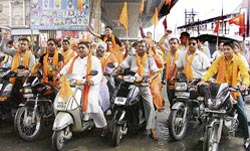 Activists of the VHP and the Bajrang Dal took out a two-wheeler rally to protest against terrorism in Ludhiana