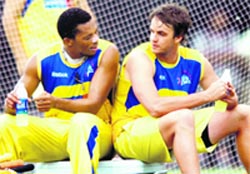 Makhaya Ntini (L) and Albie Morkel will have to share a lot of responsibility as Chennai Super Kings battle with Deccan Chargers for a berth in semifinals in the IPL T20 match