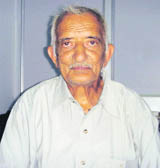 Eighty-year-old Harnam Singh, who has been running from pillar to post to get land record corrected.
