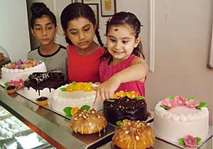 Patisserie offers loads of cake variety. 