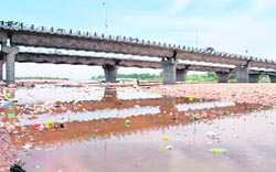 While the world celebrates World Environment Day on Thursday, the river Tawi in Jammu is filled with filth that flows in from the entire city. All this happens under the nose of the Jammu Municipal Corporation