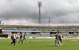 Indian cricketers arrive for a training session at Shrer-e-Bangla National Cricket Stadium in Dhaka on Monday. Pakistan coach Geoff Lawson said his team would now look to extend its 12-match unbeaten run by routing India in the second ODI of the ongoing tri-series here on Tuesday.