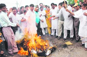 BJP workers protest against rising inflation at Hallo Majra in Chandigarh