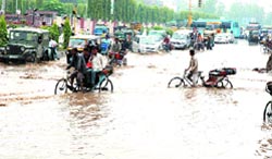 Waterlogged roads give a harrowing time to commuters in Jalandhar