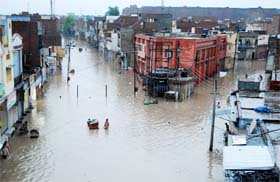 Sirki Bazaar of Bathinda inundated as pre-monsoon hit the city