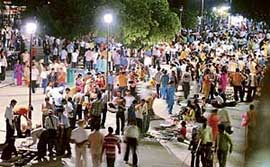 Vendors do brisk business in Sector 17 piazza, Chandigarh.