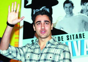 Actor Imran Khan waves to the media during the launch of ZEE cinema's Shanivaar Ki Raat Sitaroon Ke Saath' in New Delhi on Wednesday. 