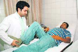 Patient undergoes free physiotherapy check-up at HDHI in Ludhiana. 