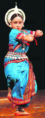An artiste presents Odissi dance on the last day of the 53rd all-India dance and drama competition at Kalibari Hall in Shimla on Tuesday.