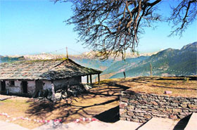 The Bijli Mahadev temple is located on a hilltop near Kullu. The shrine owes its name to the periodic bolts of lightning that strike here