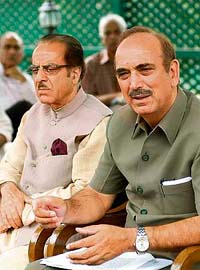 Chief Minister Ghulam Nabi Azad along with state Pradesh Congress Committee addresses a press conference in Srinagar