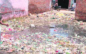 Vacant plots being converted into garbage dumps in Giaspura.