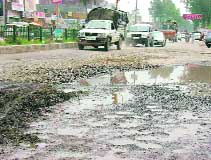 Dreadful condition of Zirakpur-Patiala road.