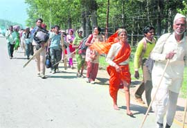 Pilgrims on the way to the Amarnath cave at the Pahalgam base camp
