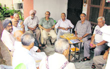Members of the Senior Citizens Choupal have found their way out of monotonous lives.