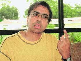 Anant Mahadevans Staying Alive is based on the true story of a journalist and underworld kingpin