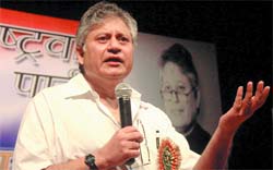 Shiv Khera launches the Bharatiya Rashtravadi Samanata Party (BRSP) in New Delhi on Monday.