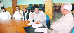 A delegation of the Akhil Bhartiya Gujjar Mahasabha meets Governor N N Vohra at the Governor House in Srinagar